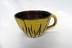 Yellow scraffito cup  d 12 cm   h 7 cm